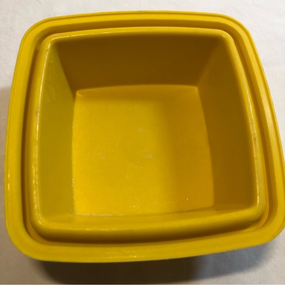 Vintage Tupperware Pickle Keeper Yellow 1332-8 - Picture 3 of 12